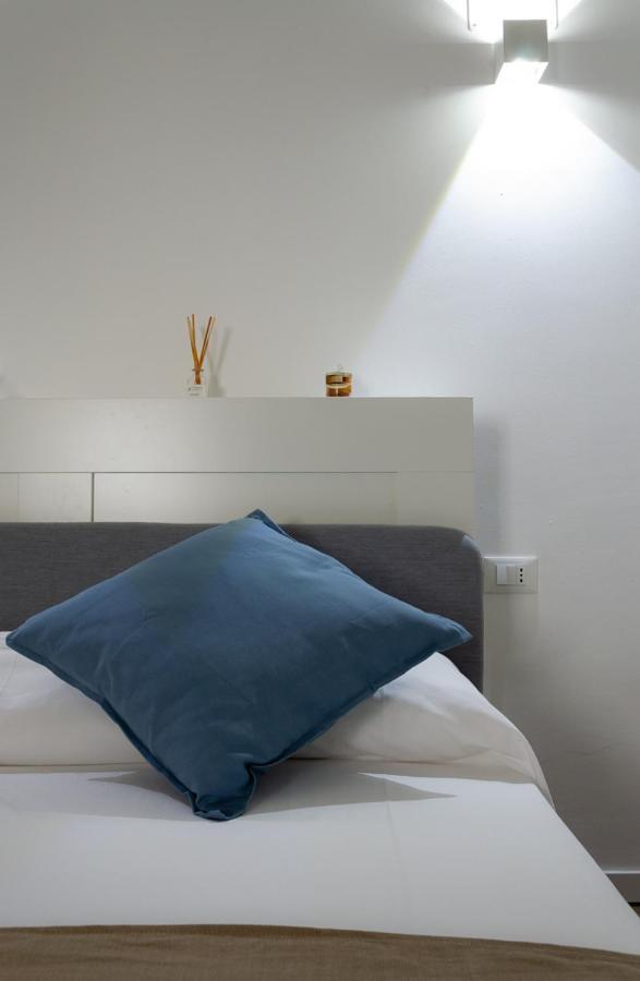 Piazza Florio 3*